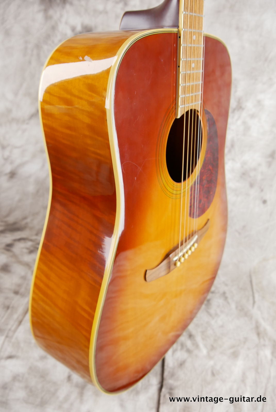 img/vintage/5157/Fender_Malibu_sunburst_Korea_1990-005.JPG