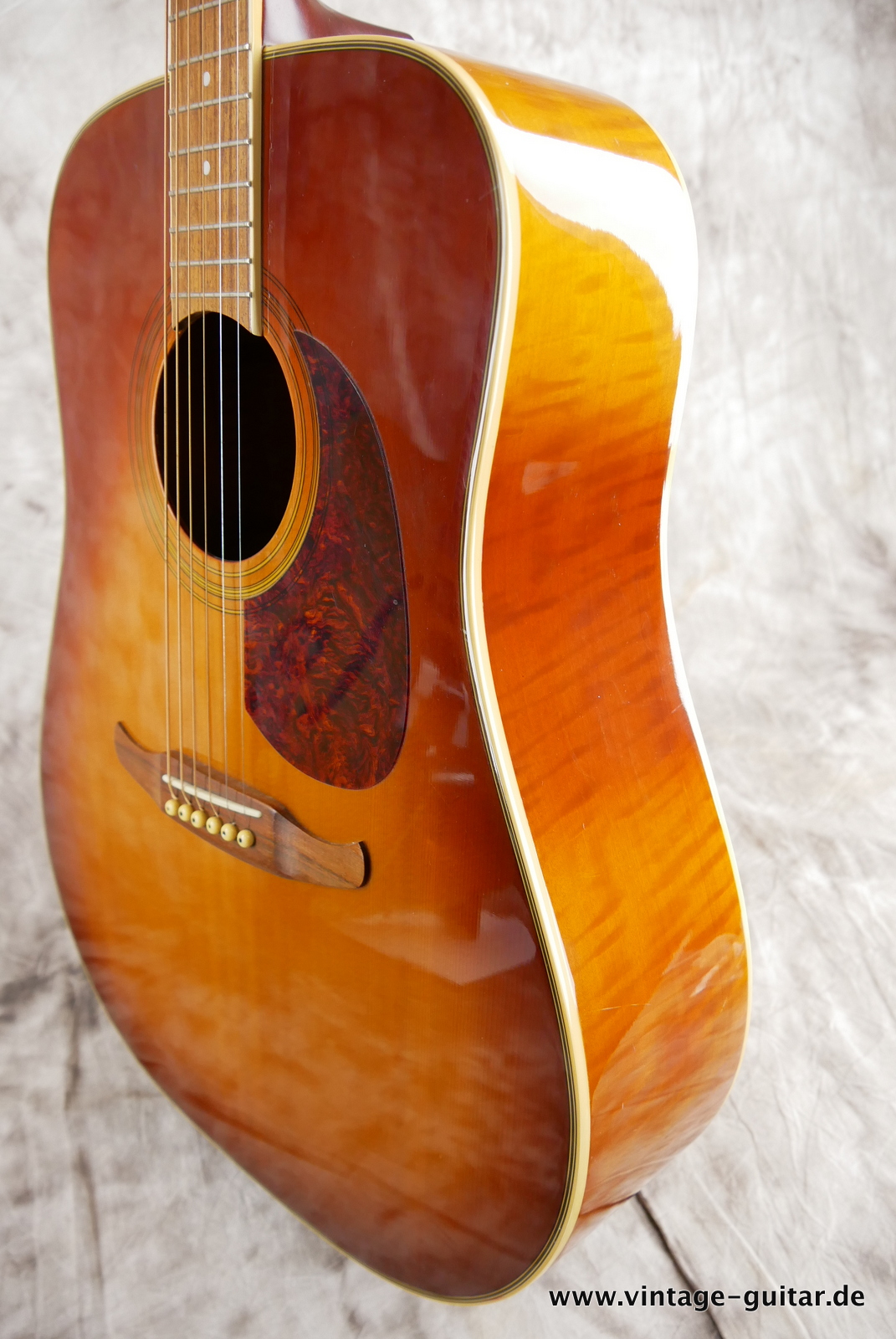 img/vintage/5157/Fender_Malibu_sunburst_Korea_1990-006.JPG