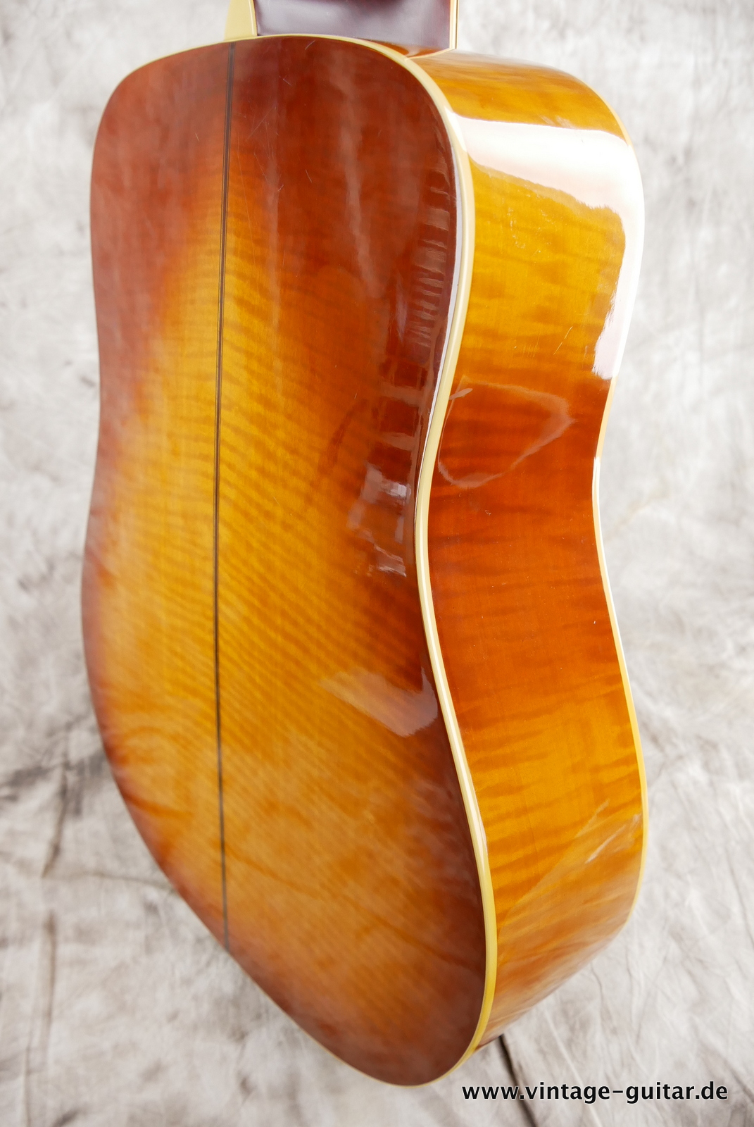 img/vintage/5157/Fender_Malibu_sunburst_Korea_1990-008.JPG