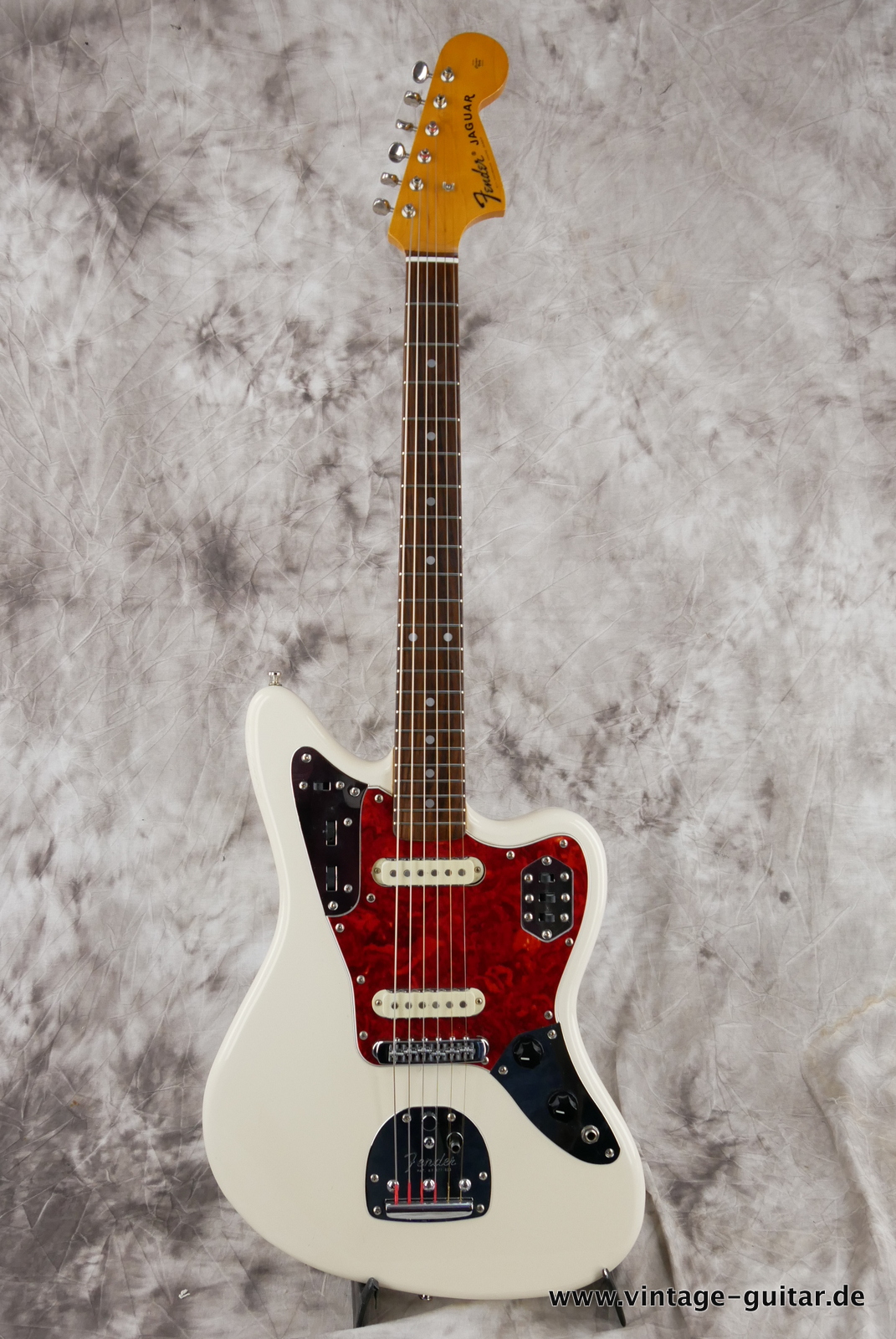 Fender_Jaguar_JG_66_Japan_olympic_white_2010-001.JPG