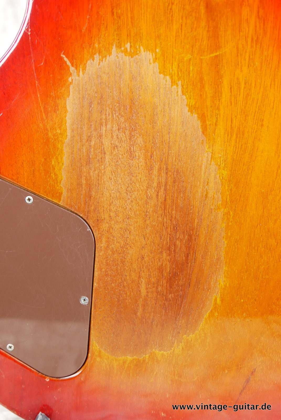 img/vintage/5168/Gibson_Les_Paul_Deluxe_cherry_sunburst_1978-015.JPG