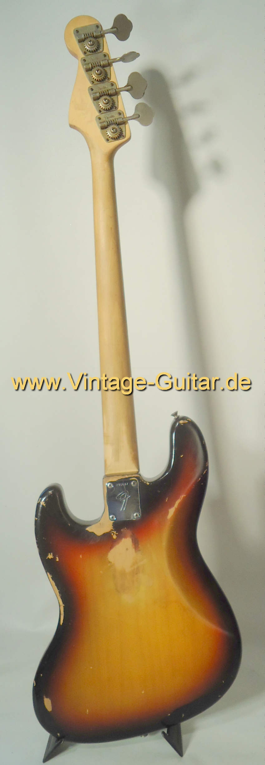 Fender-Jazz-Bass-1970-a2.jpg