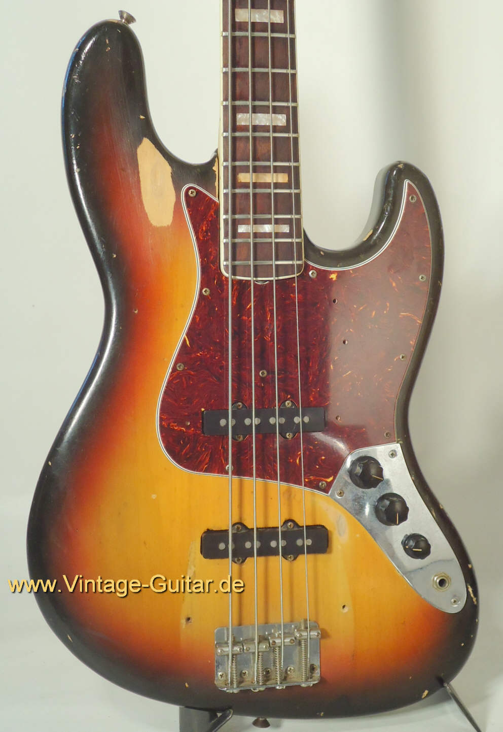 Fender-Jazz-Bass-1970-a3.jpg
