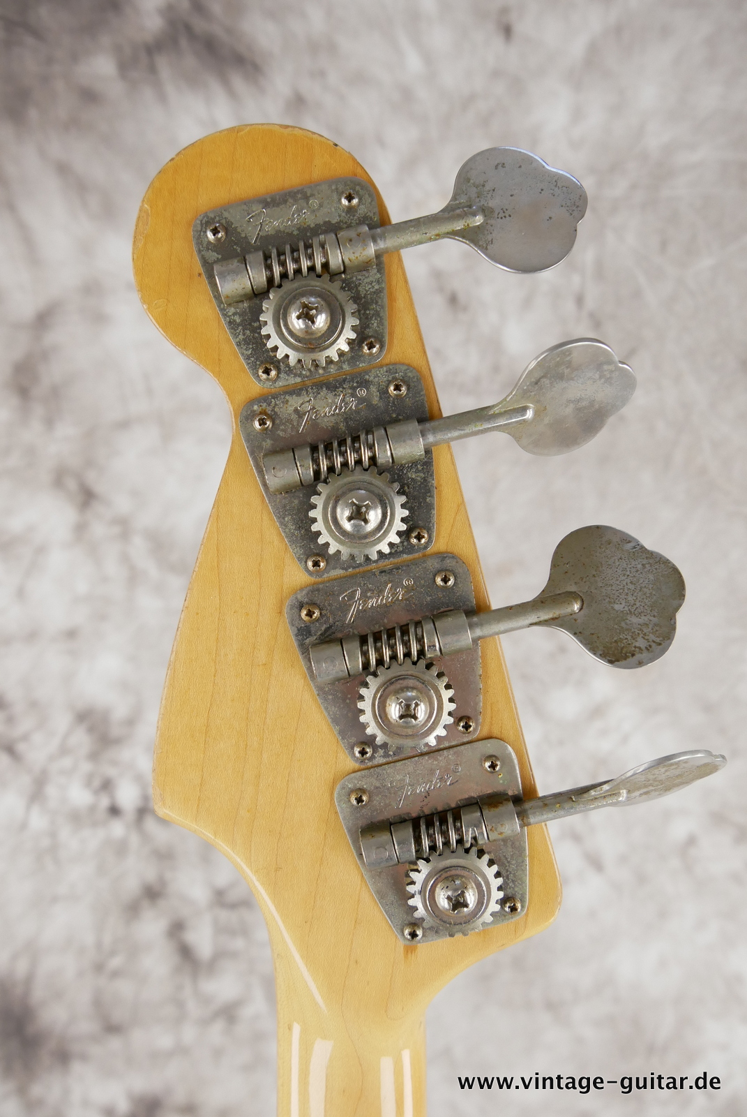 Fender_Precision_Bass_sunburst_1975-010.JPG