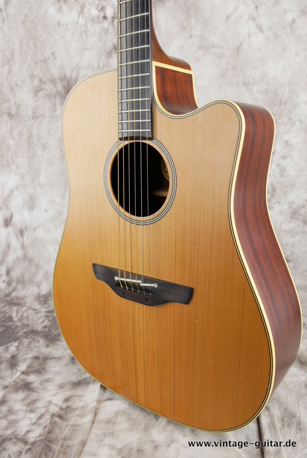 Takamine-EN10C-1989-natural-010.JPG