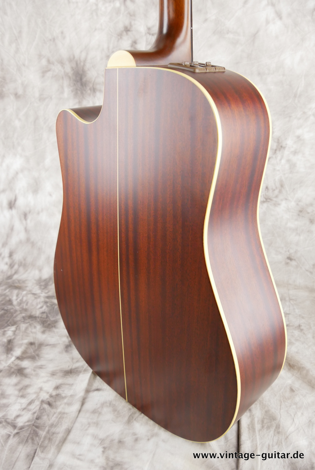 Takamine-EN10C-1989-natural-012.JPG