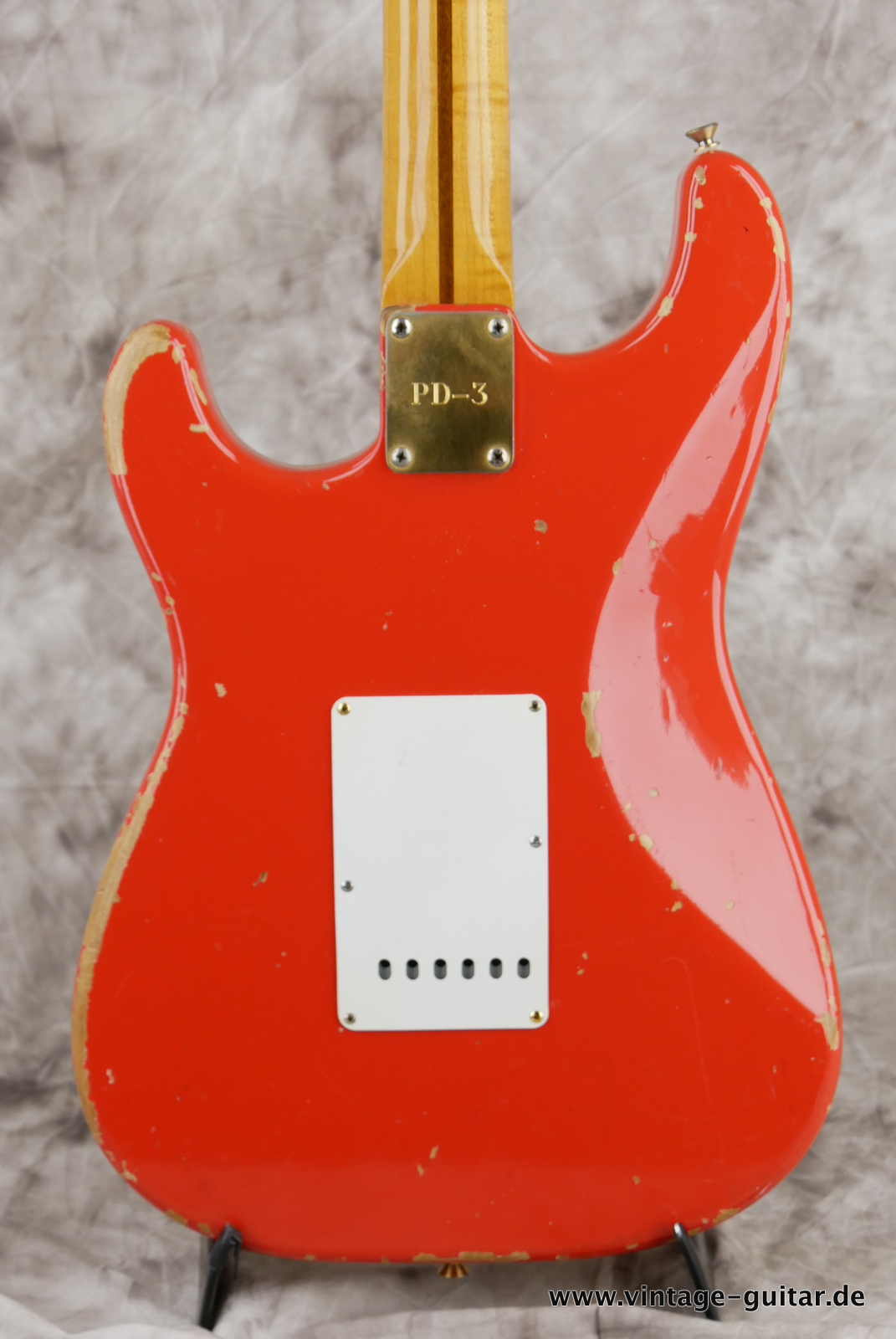 img/vintage/5174/Fender_Stratocaster_1958_relic_Custom_shop_Platinum_dealer_PD3_Cunetto_John_Cruz_fiesta_red_1997-004.JPG