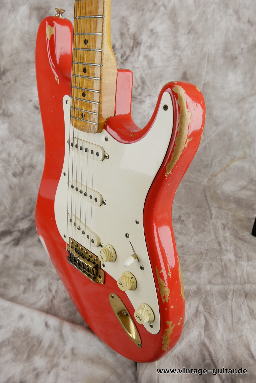 img/vintage/5174/Fender_Stratocaster_1958_relic_Custom_shop_Platinum_dealer_PD3_Cunetto_John_Cruz_fiesta_red_1997-006.JPG