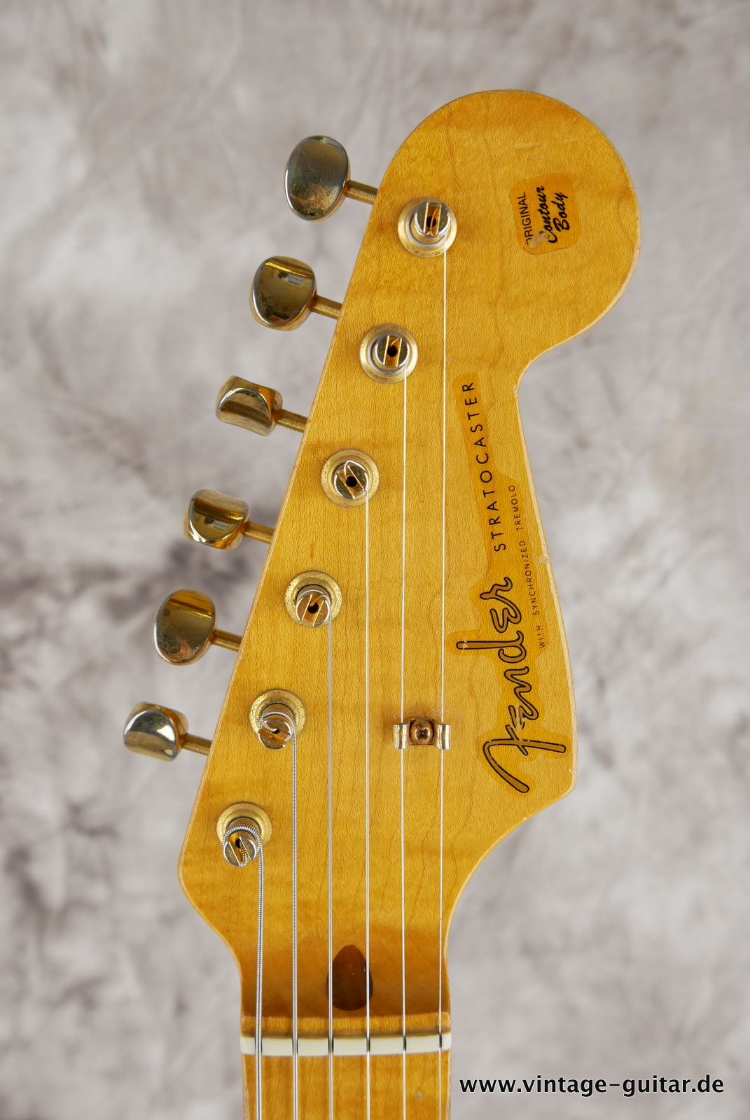 img/vintage/5174/Fender_Stratocaster_1958_relic_Custom_shop_Platinum_dealer_PD3_Cunetto_John_Cruz_fiesta_red_1997-009.JPG