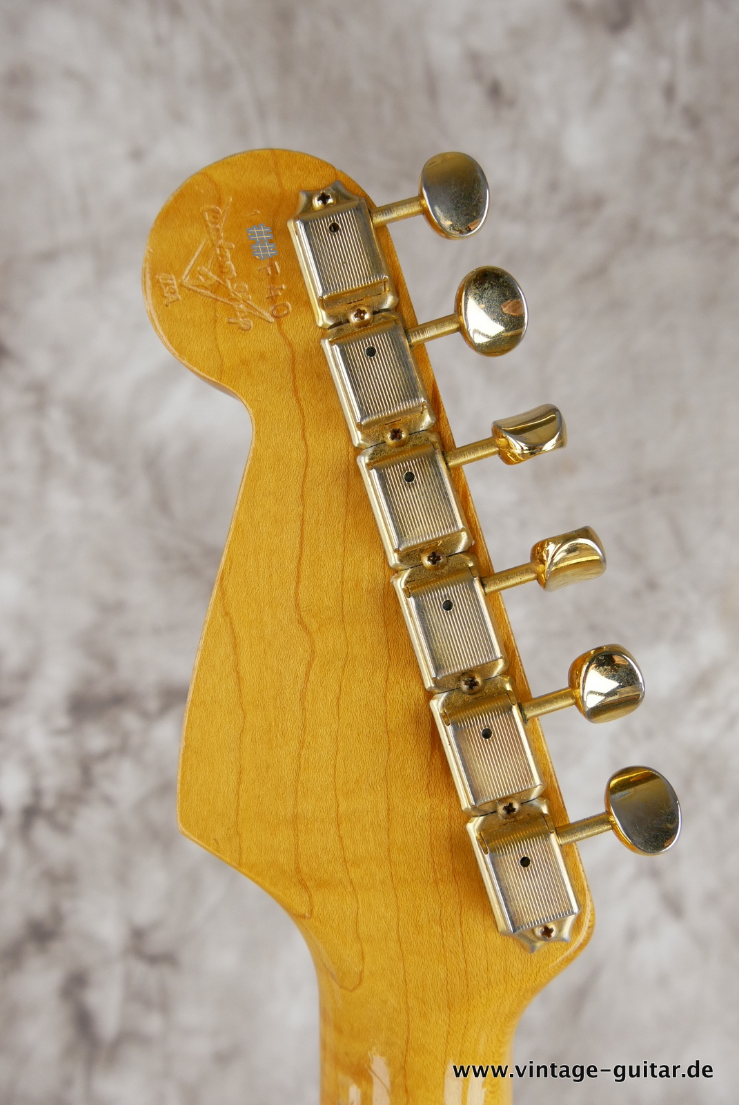 img/vintage/5174/Fender_Stratocaster_1958_relic_Custom_shop_Platinum_dealer_PD3_Cunetto_John_Cruz_fiesta_red_1997-010.JPG