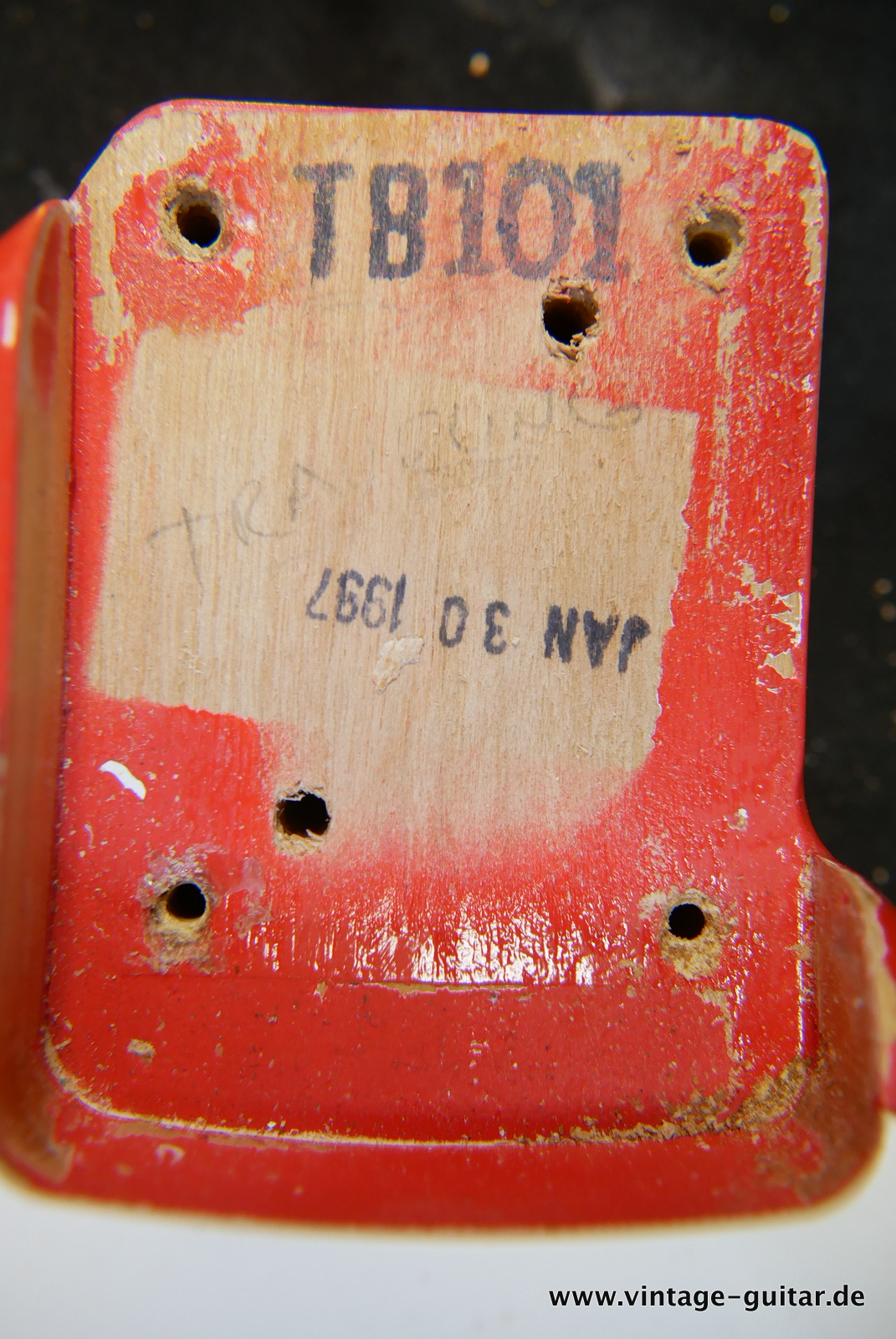 img/vintage/5174/Fender_Stratocaster_1958_relic_Custom_shop_Platinum_dealer_PD3_Cunetto_John_Cruz_fiesta_red_1997-017.JPG