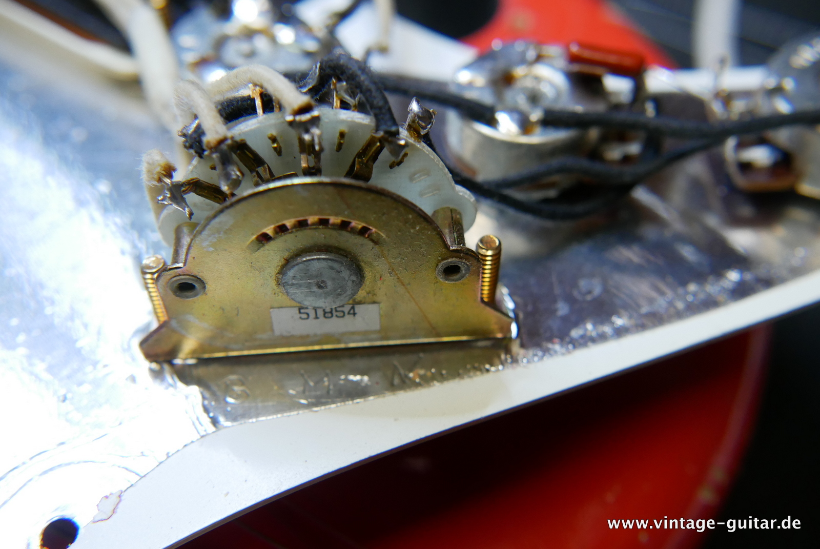 img/vintage/5174/Fender_Stratocaster_1958_relic_Custom_shop_Platinum_dealer_PD3_Cunetto_John_Cruz_fiesta_red_1997-029.JPG