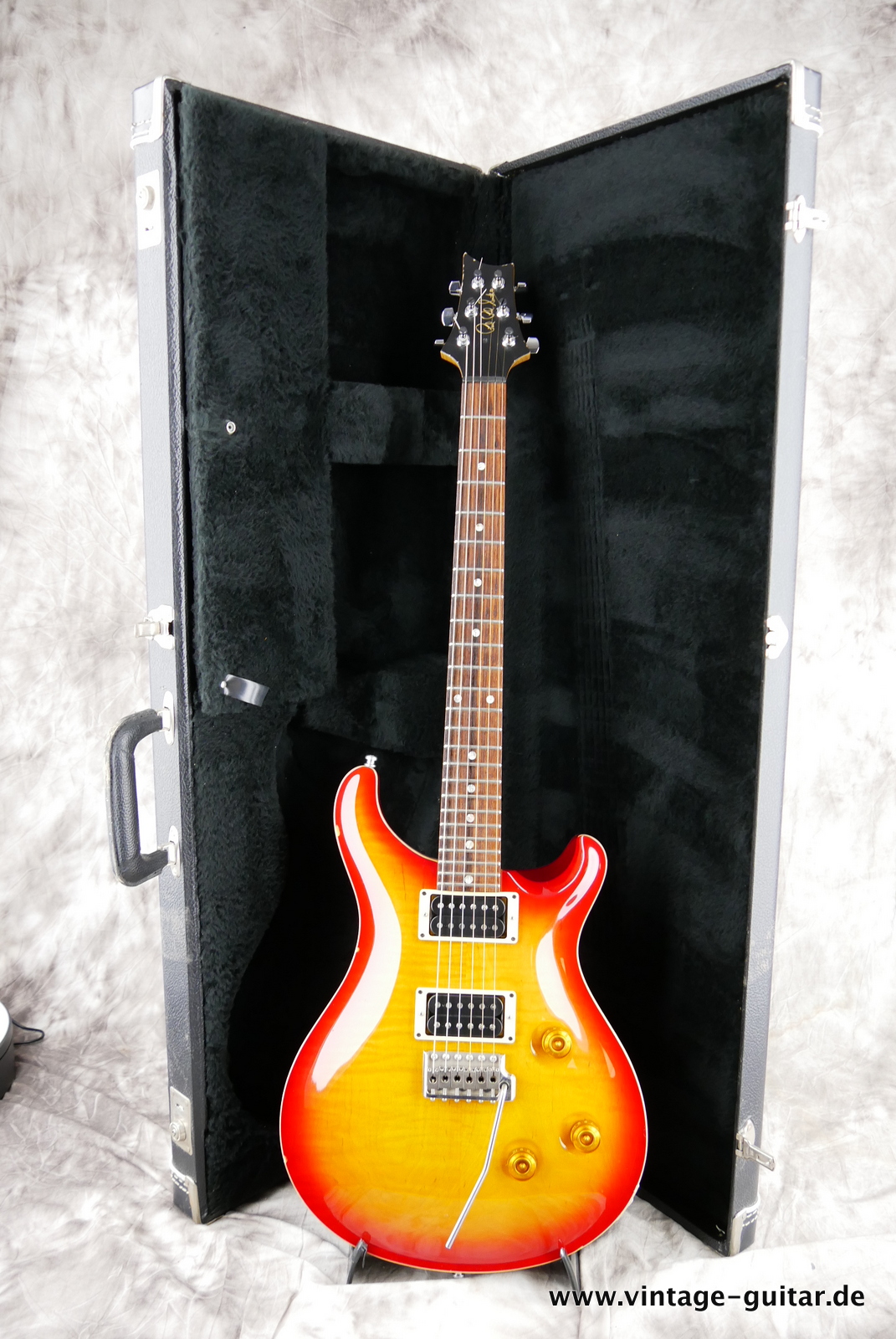 PRS_CE_24_cherry_sunburst_2004-013.JPG