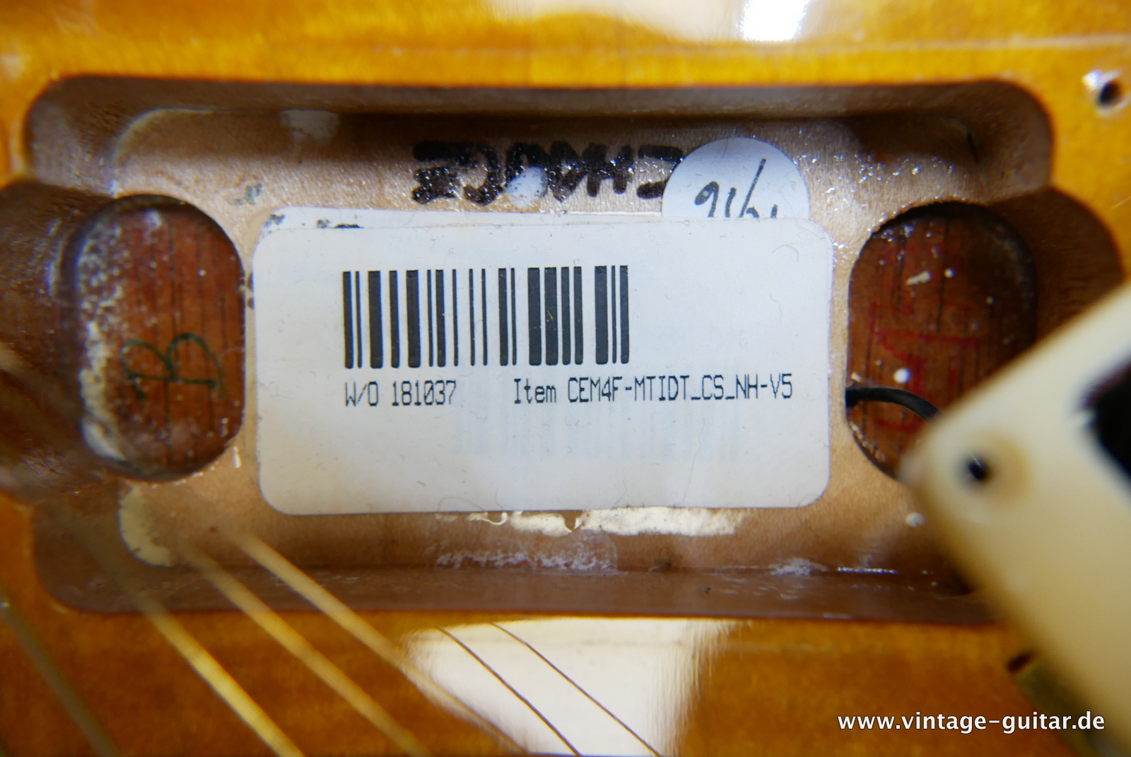 img/vintage/5178/PRS_CE_24_cherry_sunburst_2004-021.JPG