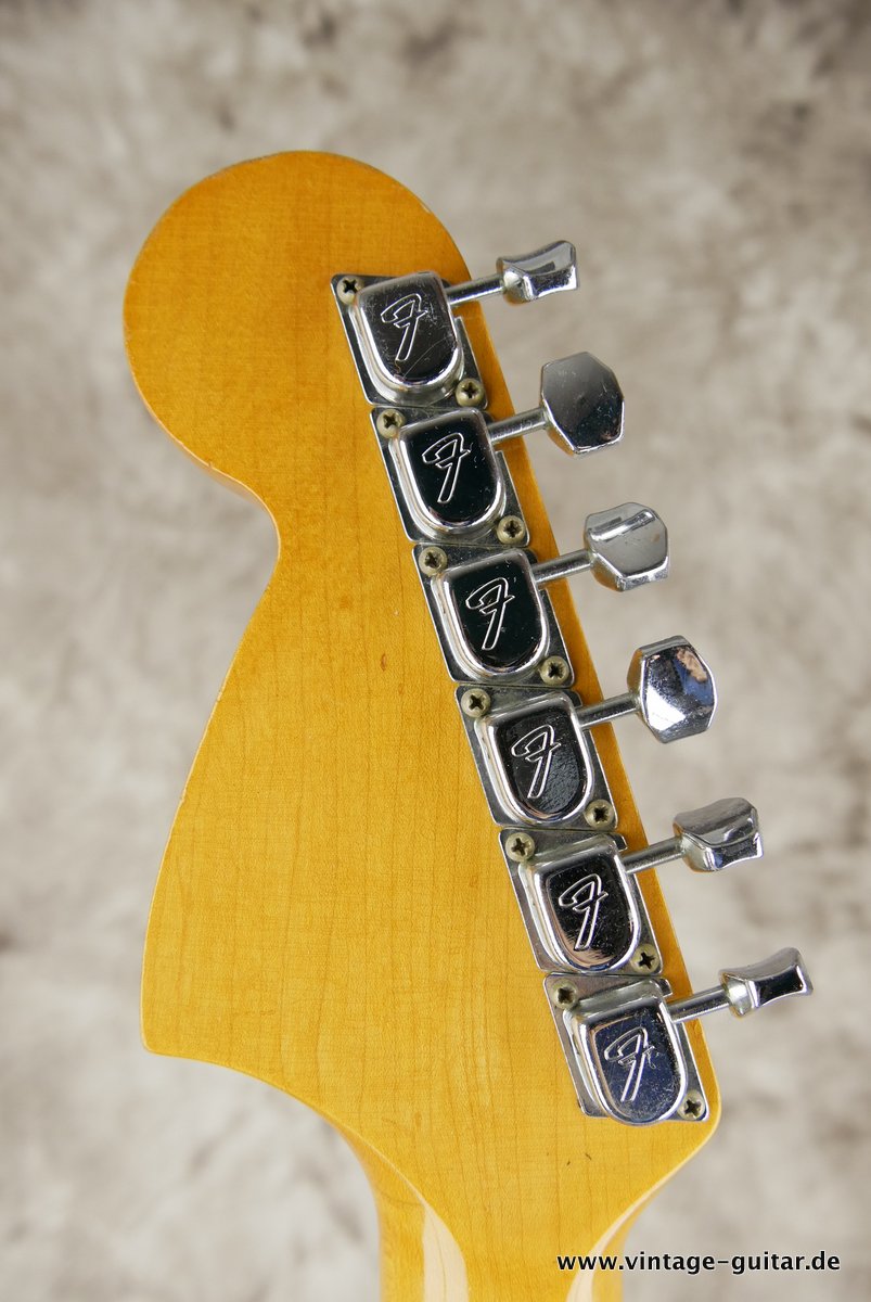 img/vintage/5181/Fender_Jaguar_candy_apple_red_1966-022.JPG