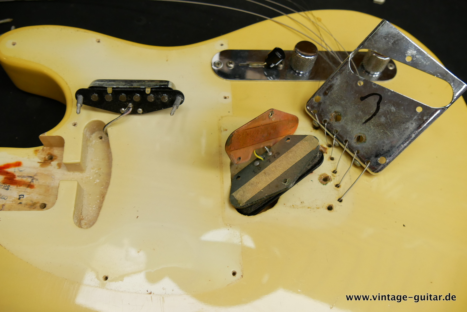 fender-telecaster-1973-blonde-020.JPG