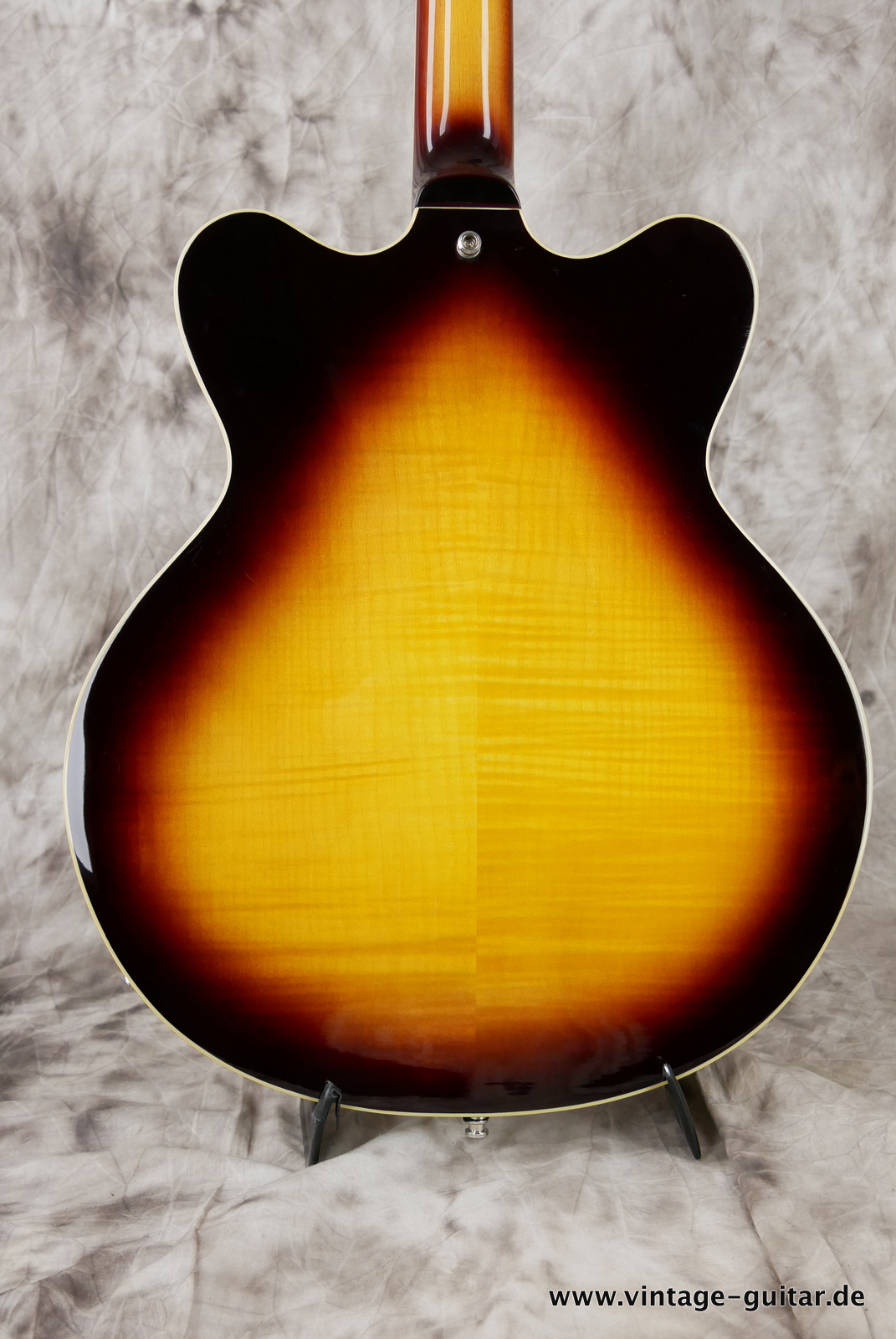 Hoefner-verythin-custom-2012-sunburst-004.JPG