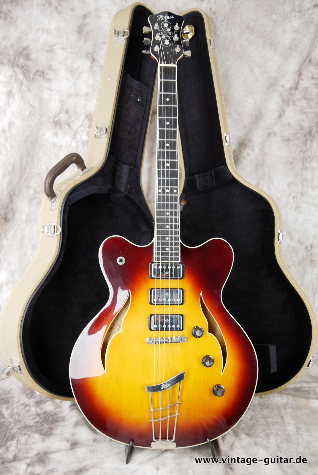 Hoefner-verythin-custom-2012-sunburst-014.JPG