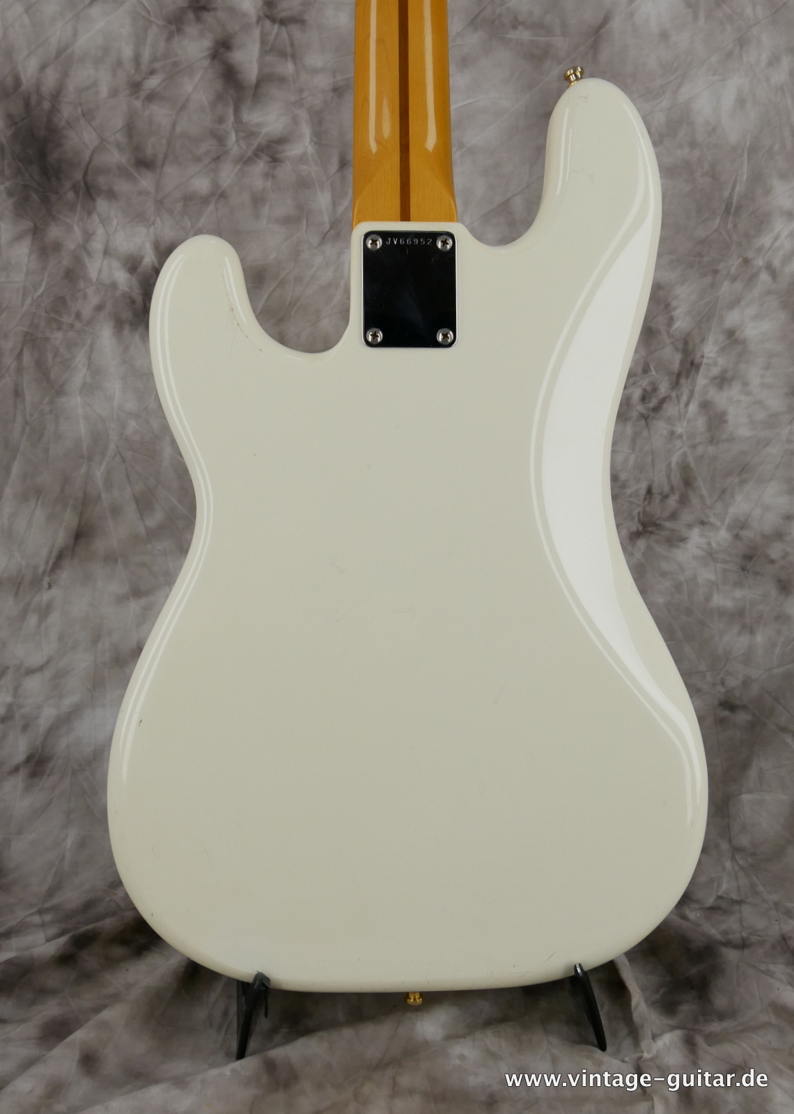 squier-precision-1983-olympic-white-004.JPG