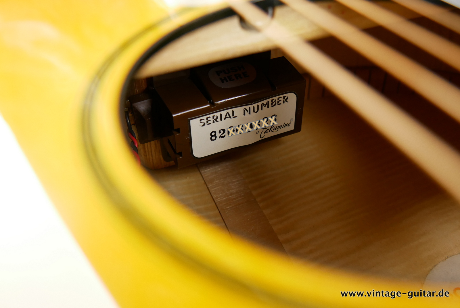 img/vintage/5186/Takamine_EF_380_MD_Jumbo_Acoustic_Guitar_activ_Pickup_Japan_1982-015.JPG