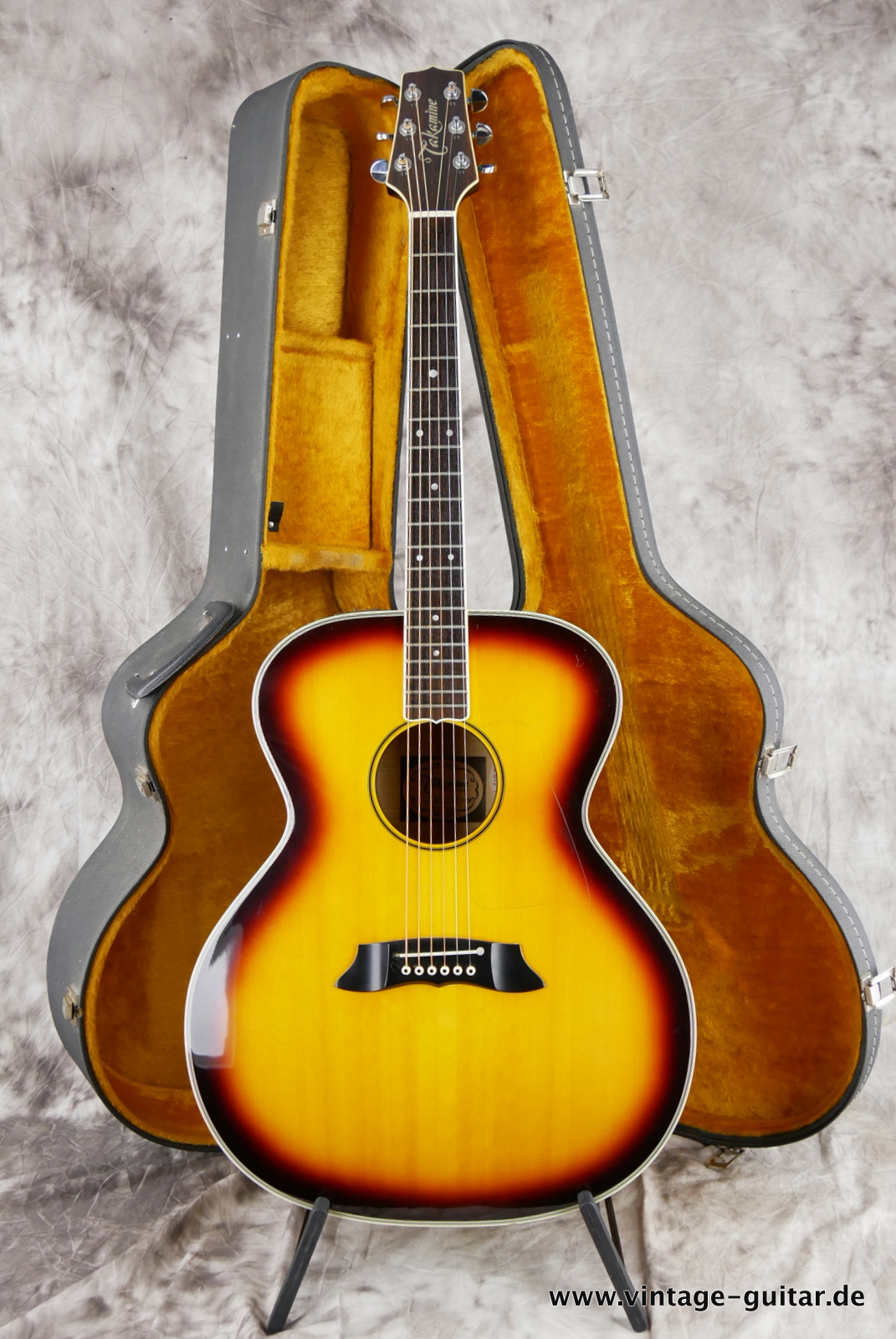 img/vintage/5186/Takamine_EF_380_MD_Jumbo_Acoustic_Guitar_activ_Pickup_Japan_1982-016.JPG
