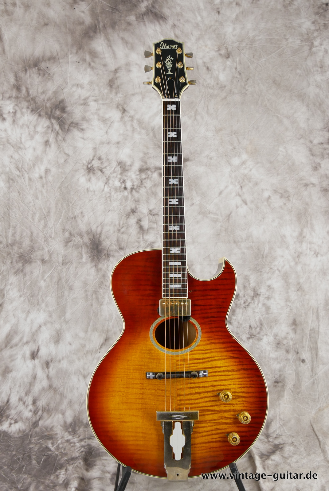 Ibanez_Howard_Roberts_2453_custom_Japan_sunburst-001.JPG