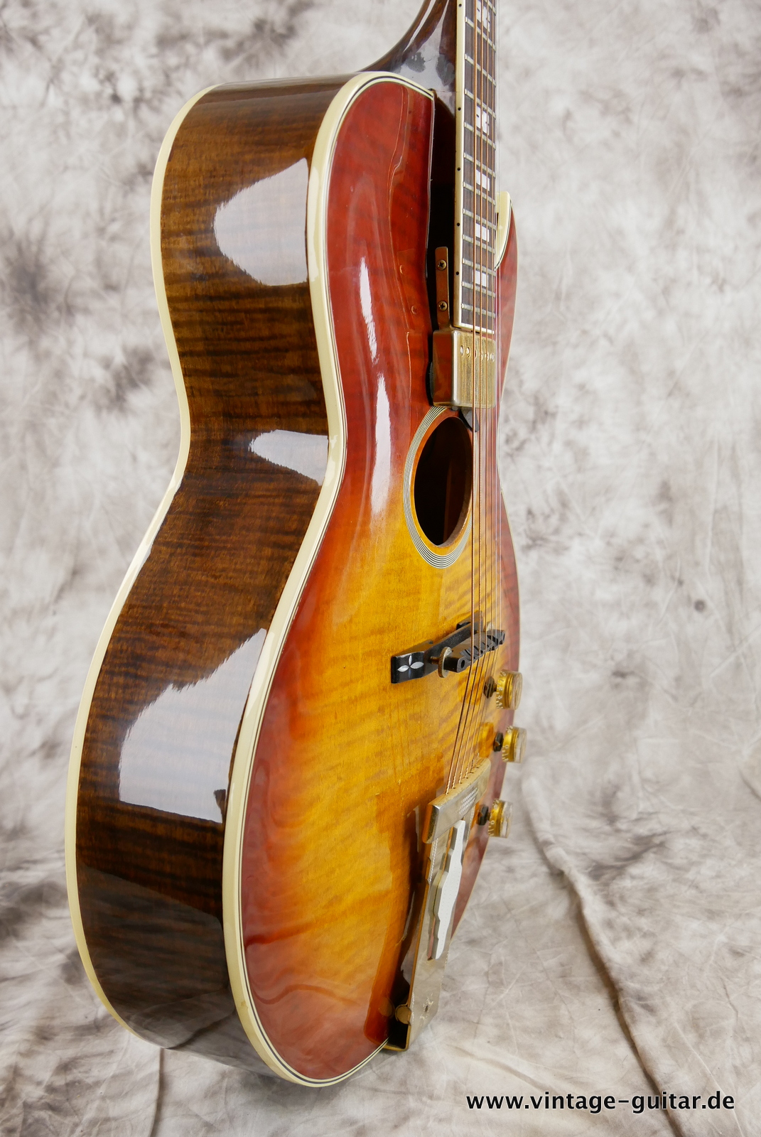 Ibanez_Howard_Roberts_2453_custom_Japan_sunburst-005.JPG