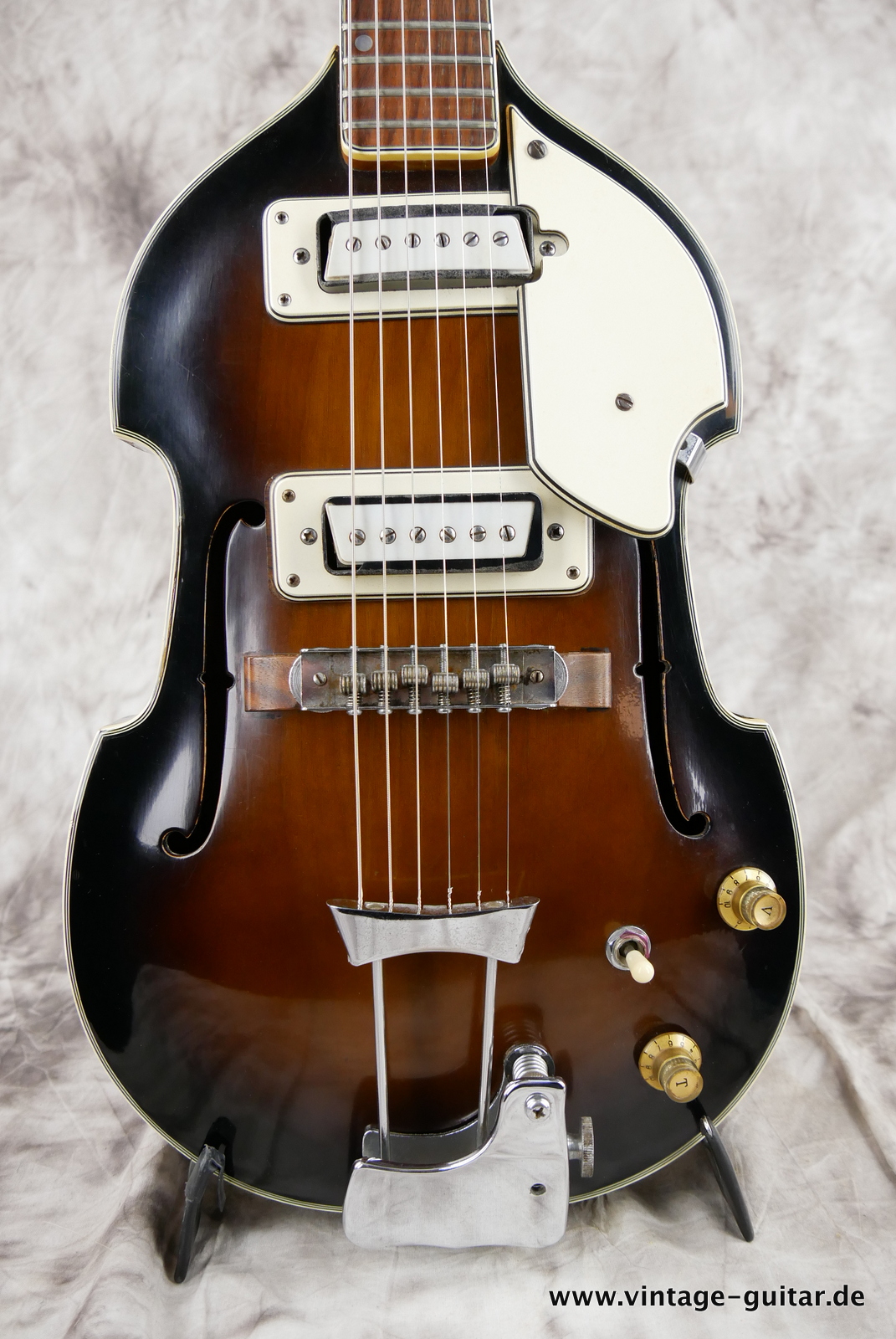 Aria_Mod_1402T_violine_guitar_60s_japan_vintage_fhole-003.JPG