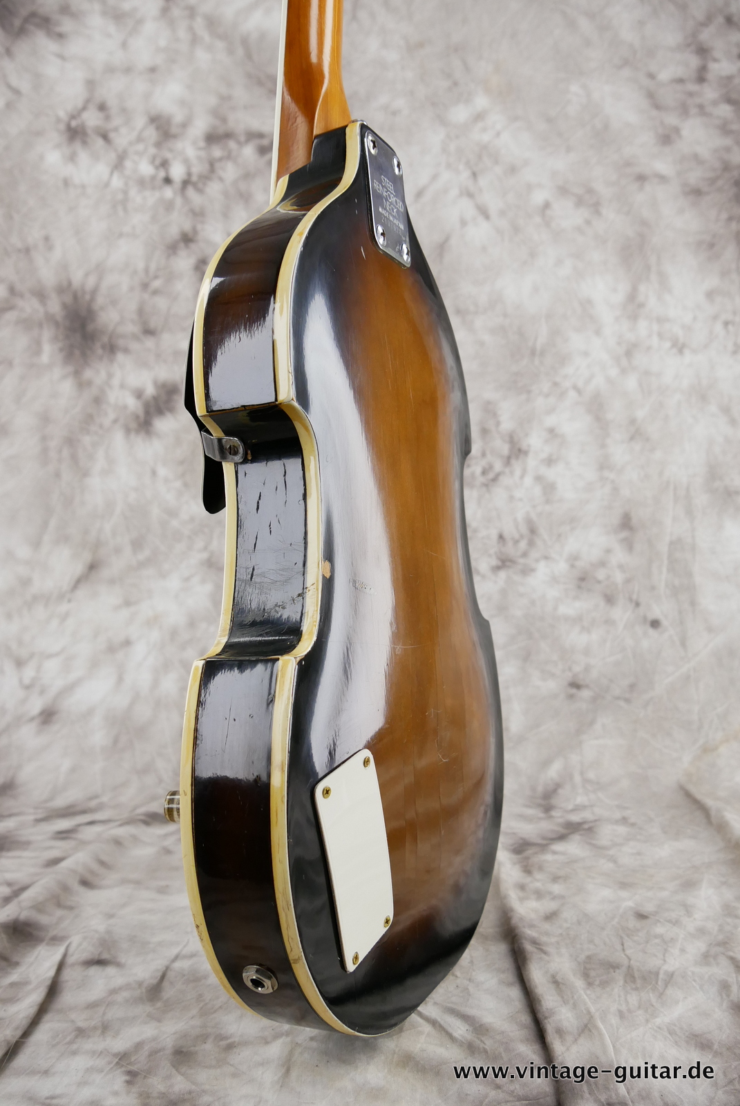 Aria_Mod_1402T_violine_guitar_60s_japan_vintage_fhole-007.JPG