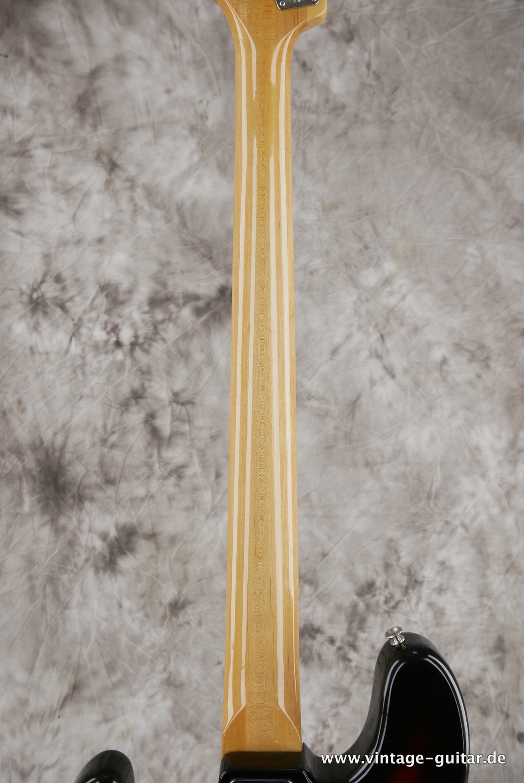 img/vintage/5197/Ibanez_Mod_2365B_Jazz_Bass_copy_sunburst_nofender_lawsuit_all_original_gigbag-012.JPG