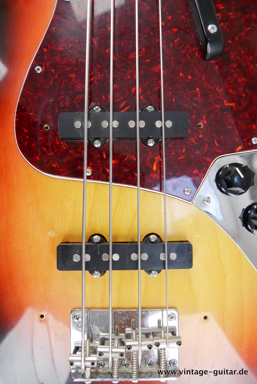 img/vintage/5197/Ibanez_Mod_2365B_Jazz_Bass_copy_sunburst_nofender_lawsuit_all_original_gigbag-013.JPG