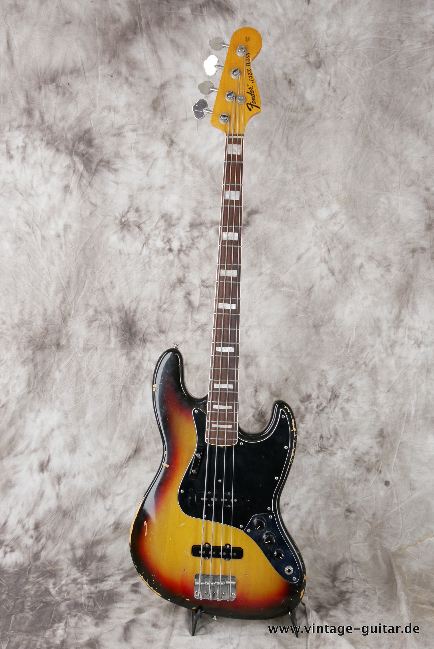 Fender-Jazz-Bass-1974-alder-sunburst-001.JPG