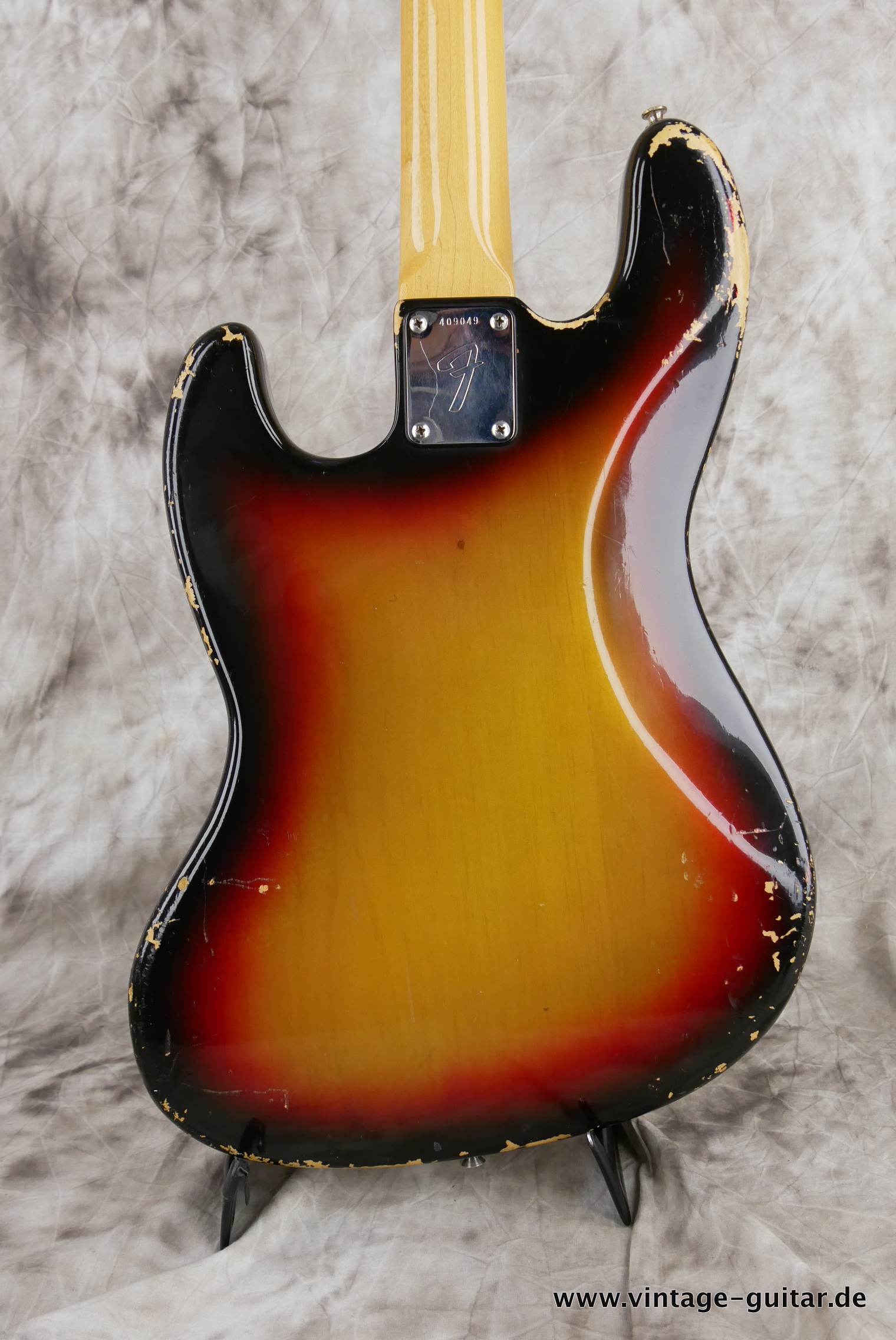 Fender-Jazz-Bass-1974-alder-sunburst-004.JPG