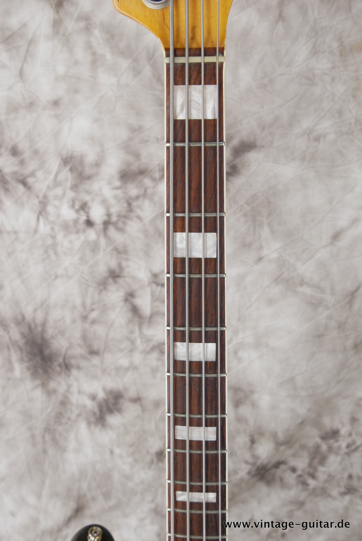 Fender-Jazz-Bass-1974-alder-sunburst-012.JPG