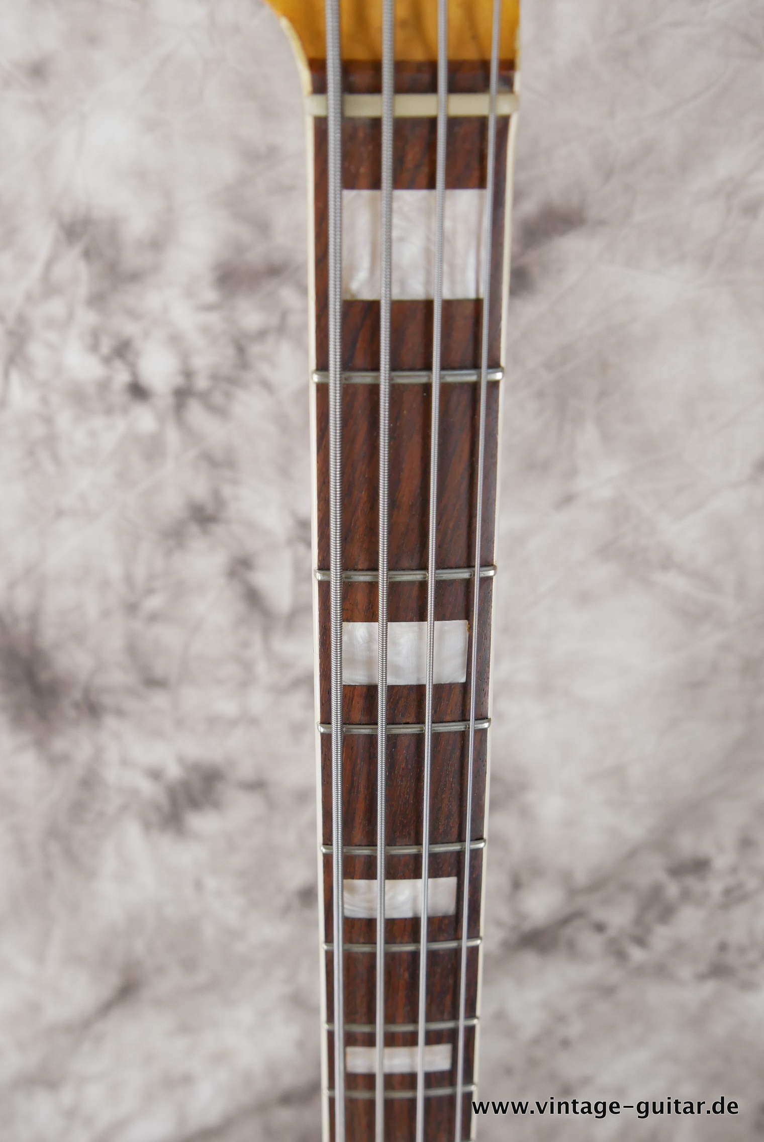 Fender-Jazz-Bass-1974-alder-sunburst-013.JPG