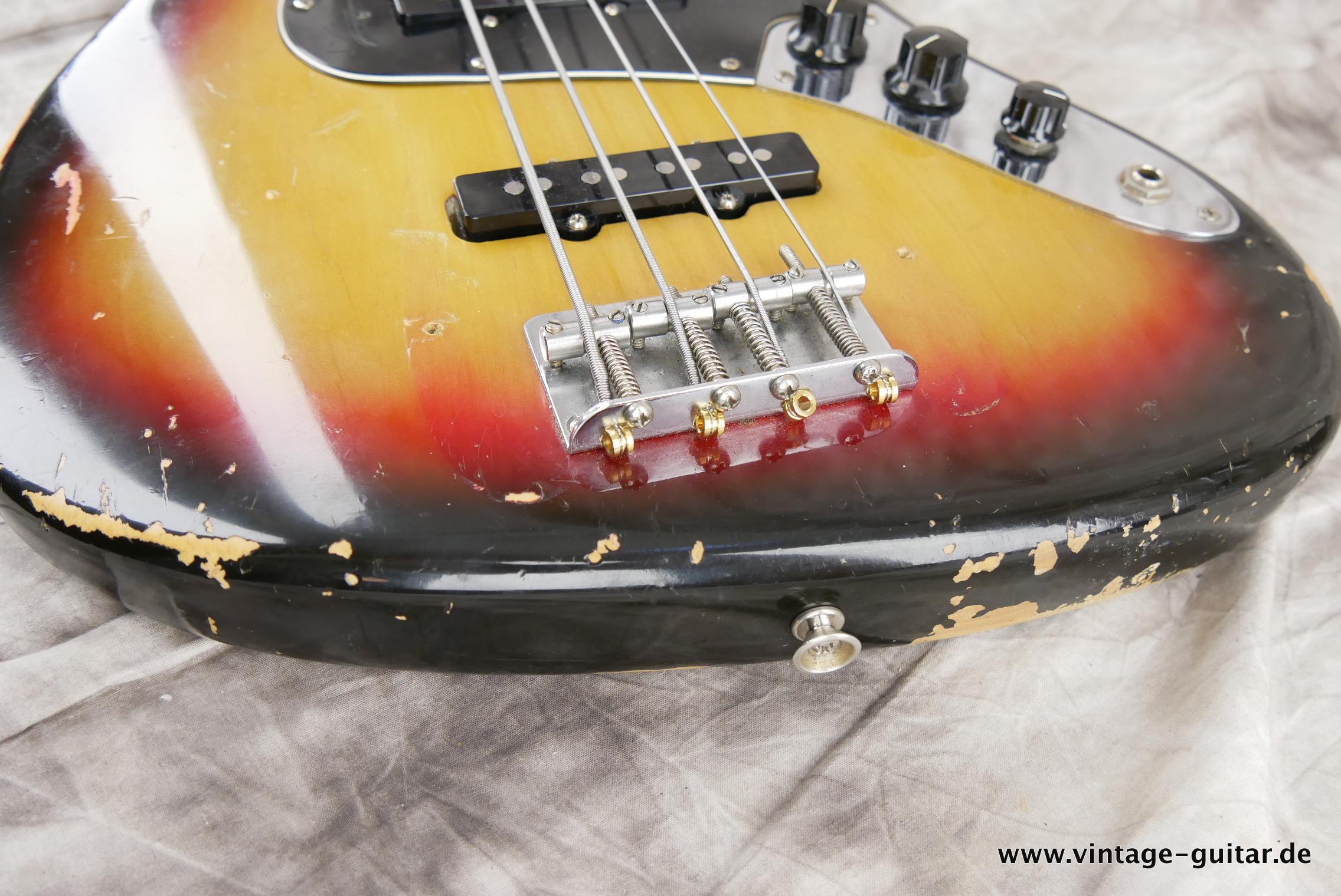 Fender-Jazz-Bass-1974-alder-sunburst-017.JPG