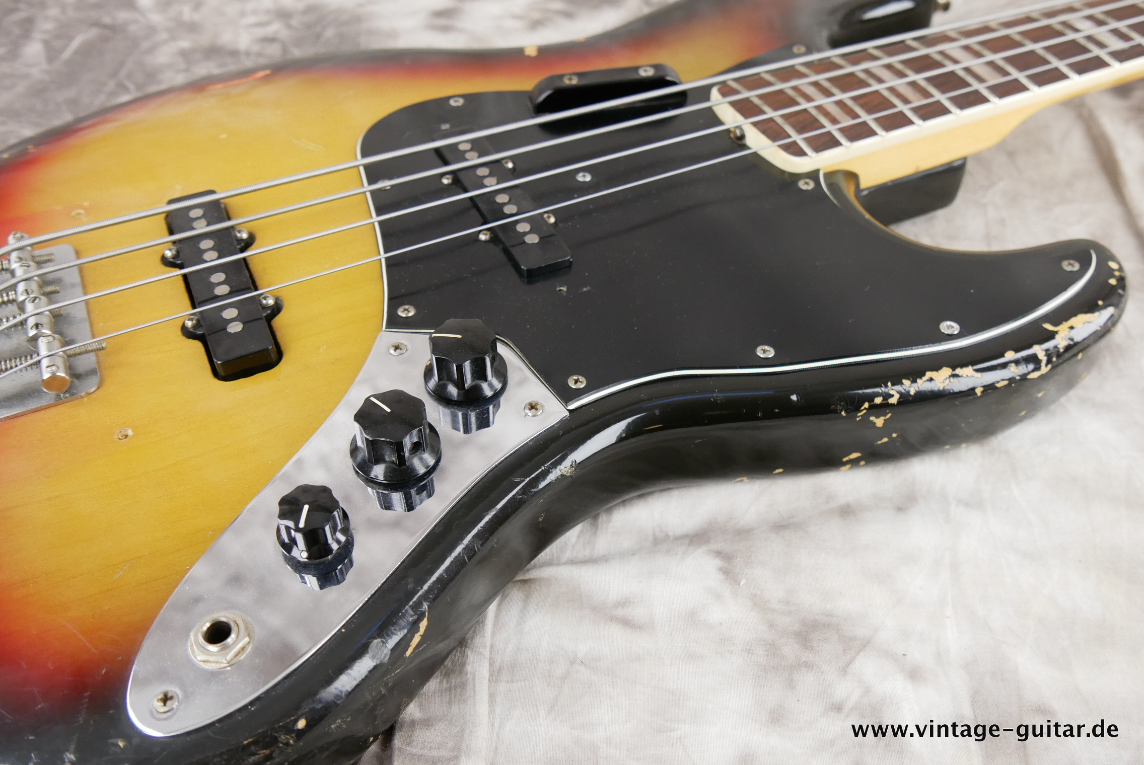 Fender-Jazz-Bass-1974-alder-sunburst-020.JPG