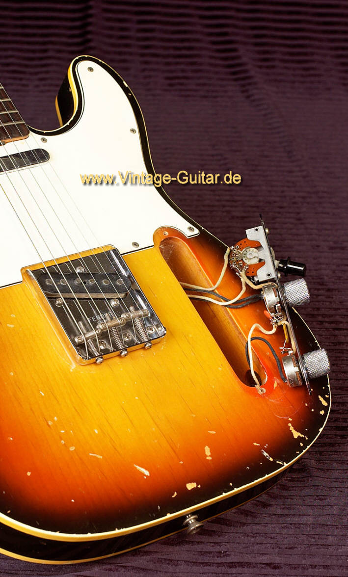 Fender-Telecaster-Custom-1968-sunburst-d.jpg
