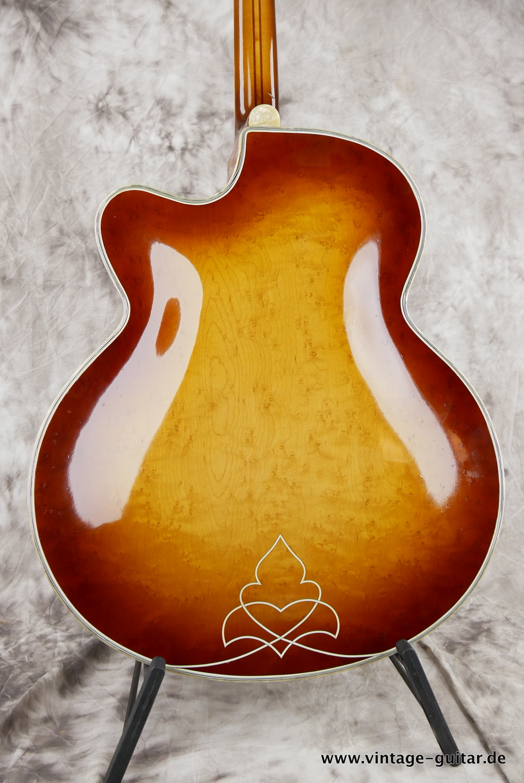 img/vintage/5202/Hofner_hoefner_committee_1960_1964_60s_rare_bird_version_germany_madeingermany_sunburst-004.JPG