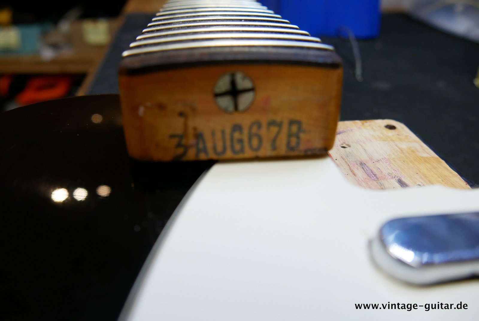 img/vintage/5206/Fender-Telecaster-1967-black-029.JPG