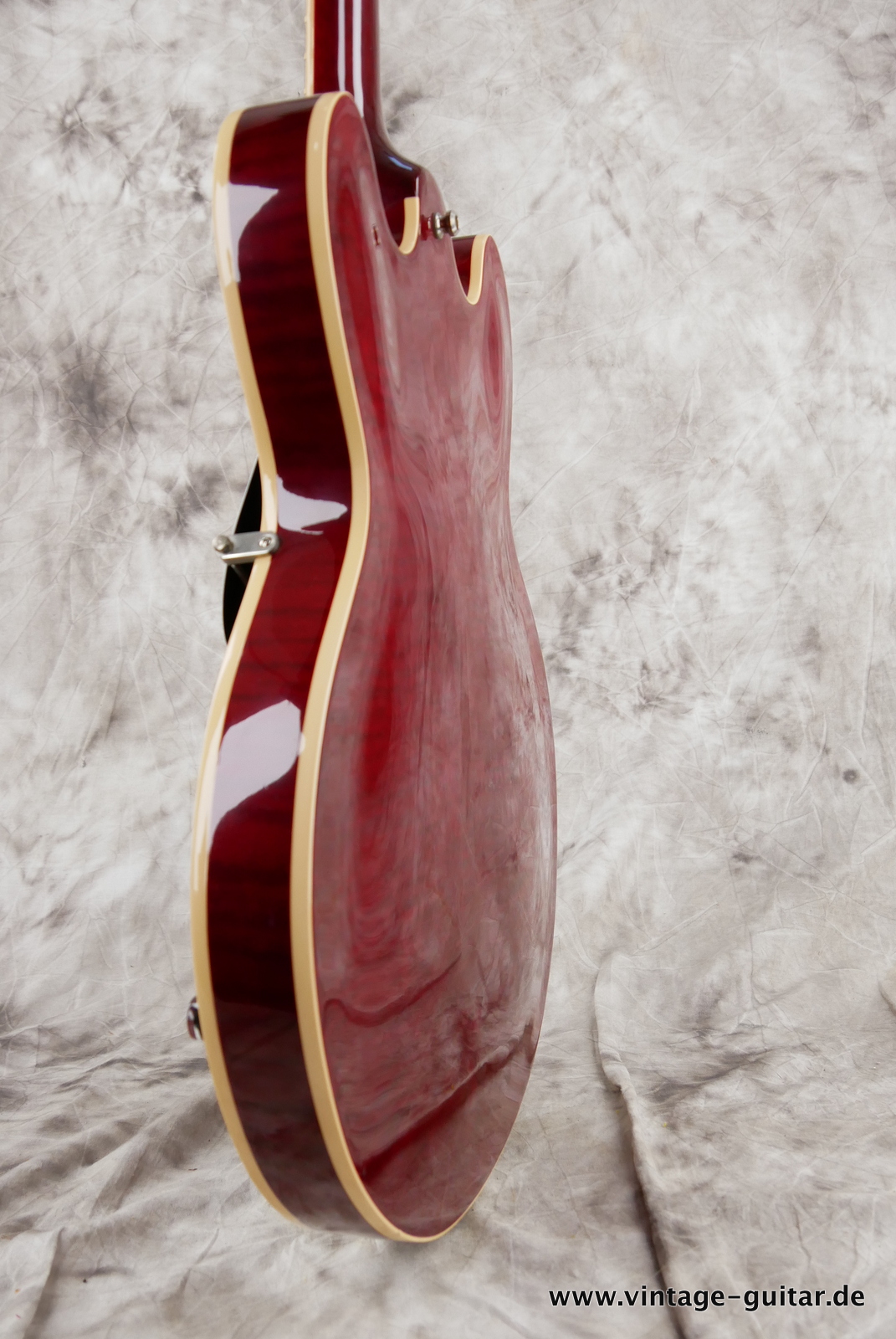 Gibson_es_335_TD_dot_reissue_red_flame_maple_body_2005-009.JPG