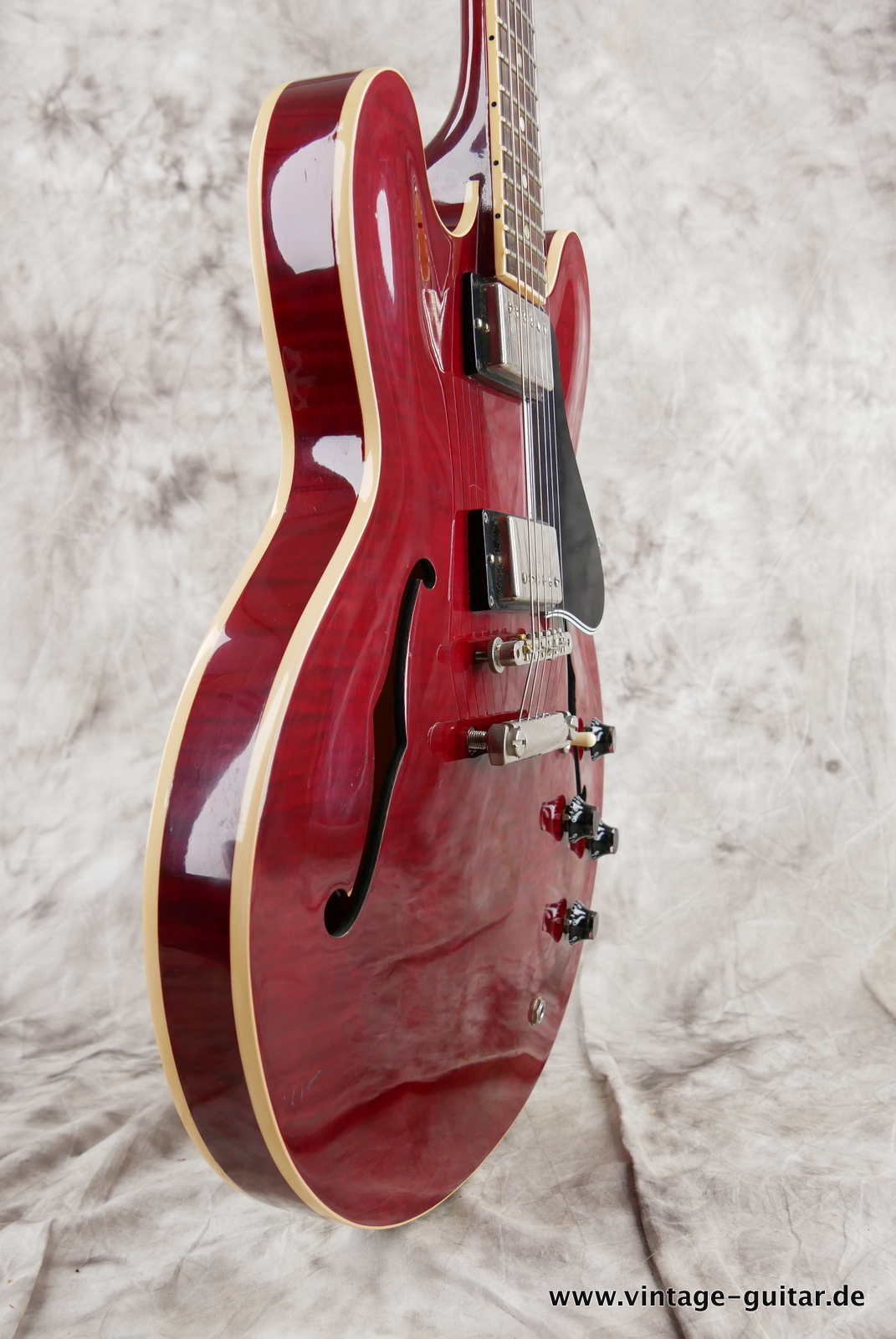 Gibson_es_335_TD_dot_reissue_red_flame_maple_body_2005-012.JPG