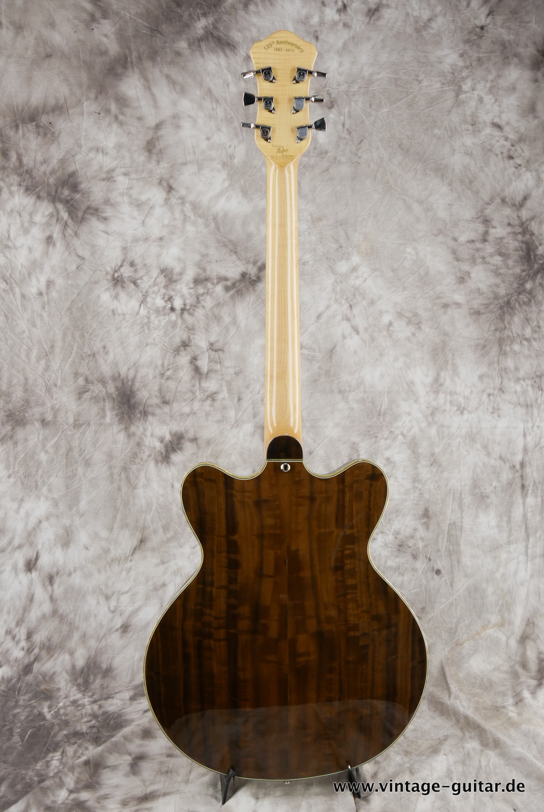 Hofner_hoefner_verythin_limited_edition_very_thin_2012_smoked_eucalyptus_thomas_stuehlein_stuhlein_oneoften_master_luthier-002.JPG