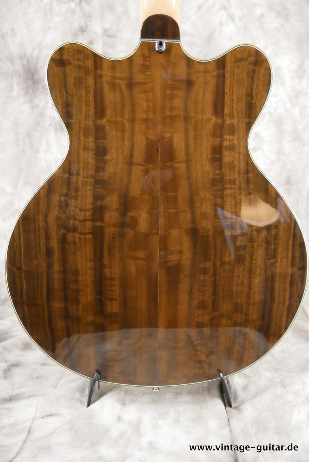 Hofner_hoefner_verythin_limited_edition_very_thin_2012_smoked_eucalyptus_thomas_stuehlein_stuhlein_oneoften_master_luthier-004.JPG