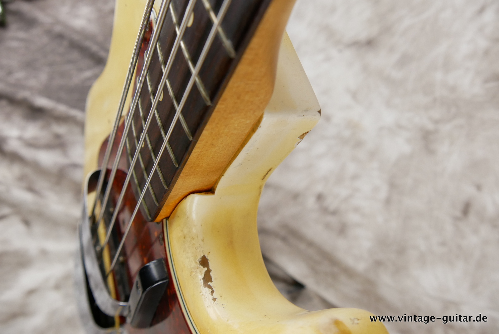 Fender-Jazz-Bass-1965-olympic-white-014.JPG