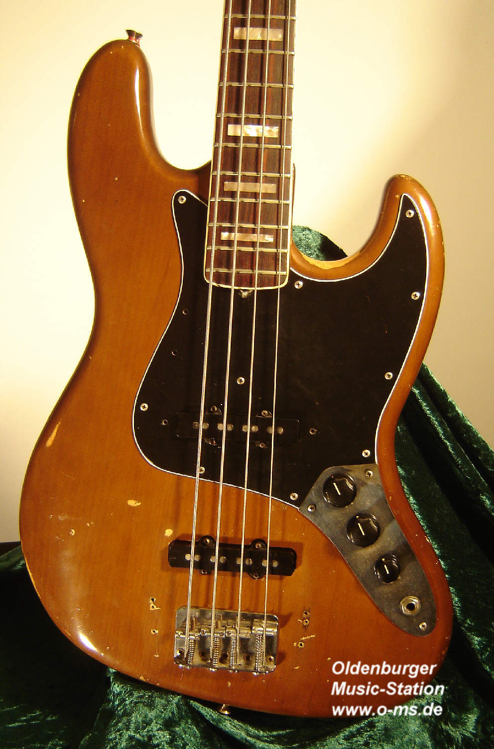 Fender-Jazz-Bass-1964-mocha-brown-2.jpg