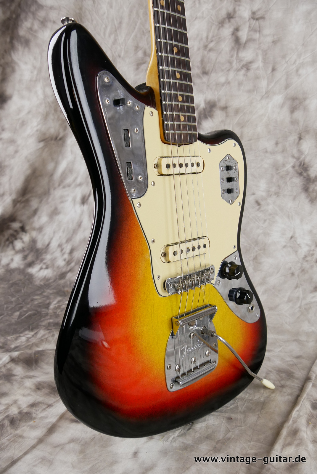 Fender-Jaguar-1964-sunburst-005.JPG