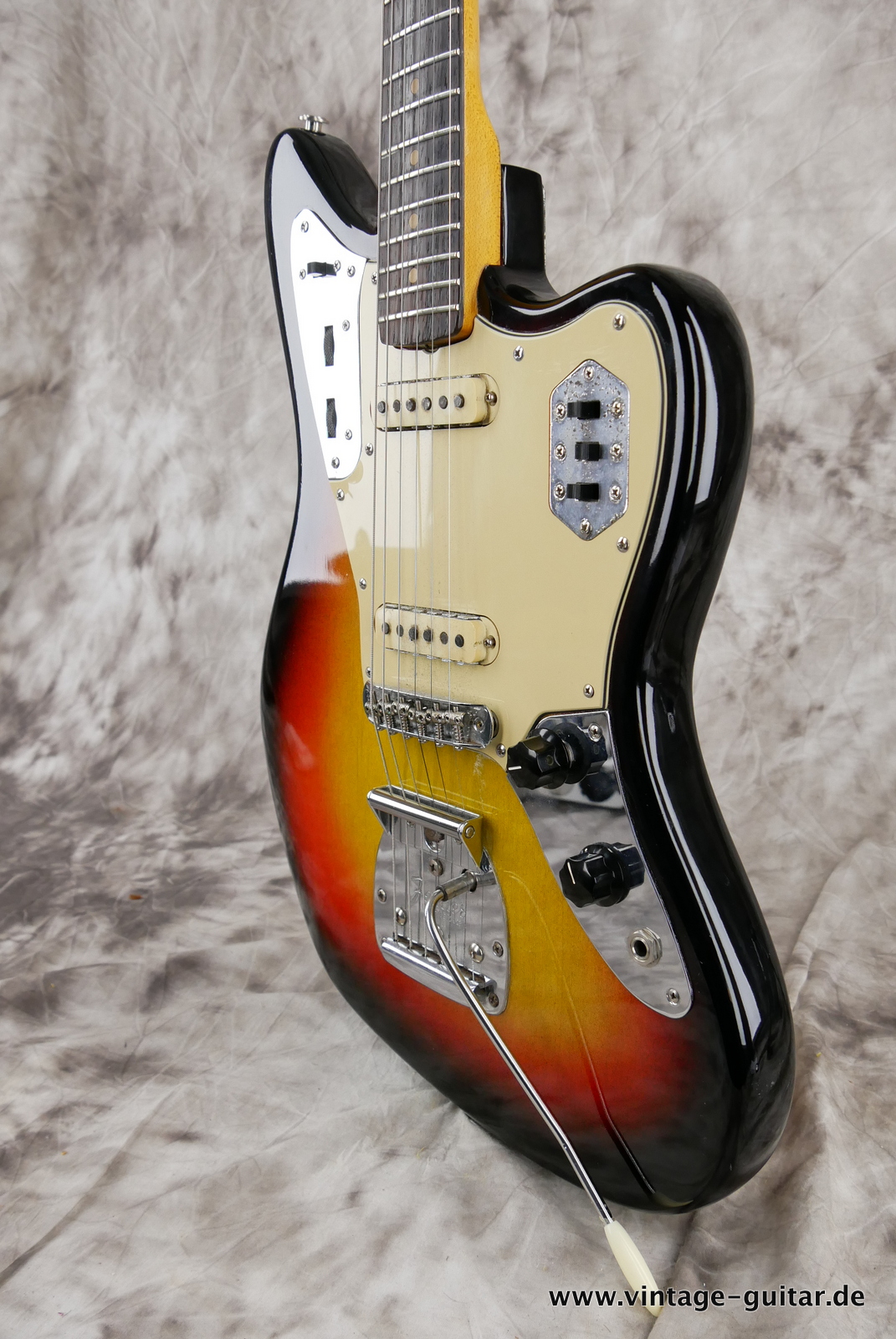 Fender-Jaguar-1964-sunburst-006.JPG