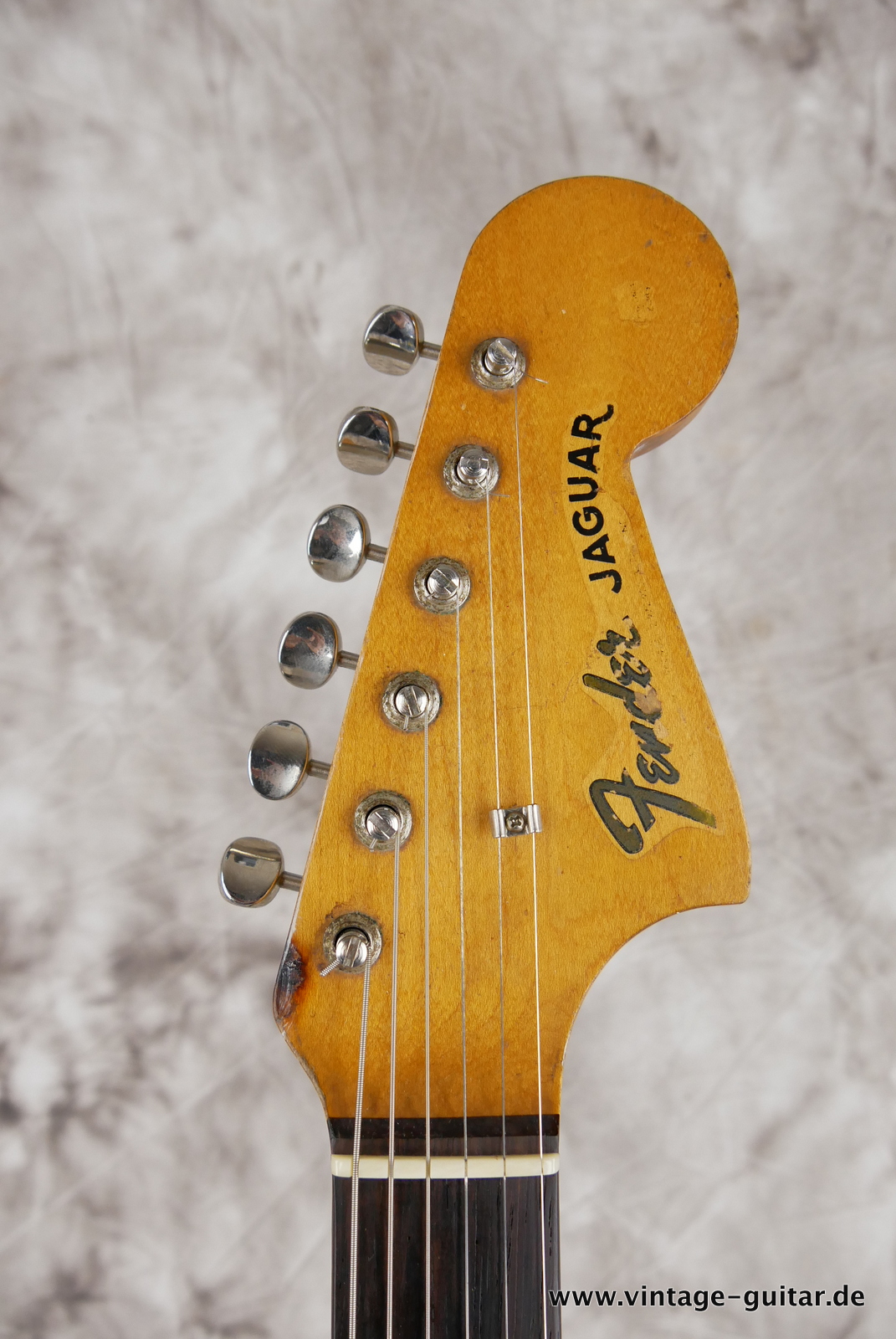 Fender-Jaguar-1964-sunburst-009.JPG