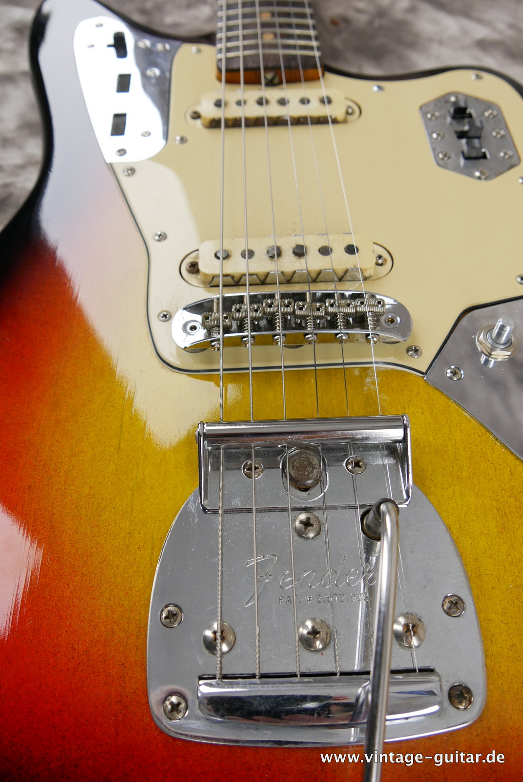 Fender-Jaguar-1964-sunburst-018.JPG